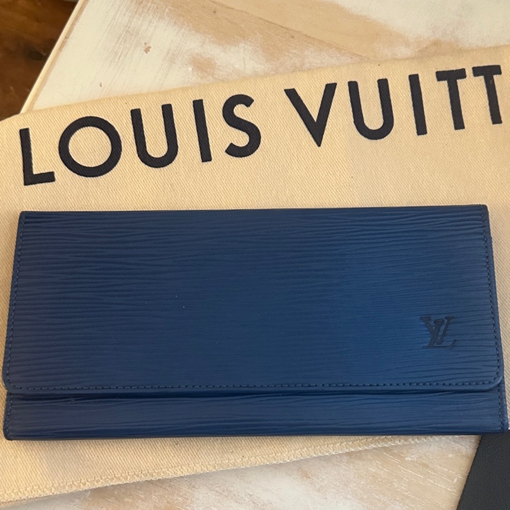 Louis Vuitton Navy Blue Wallet Blue Epi